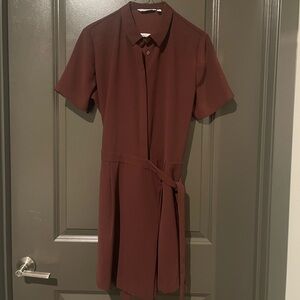 Pretty burgundy mini dress 👗